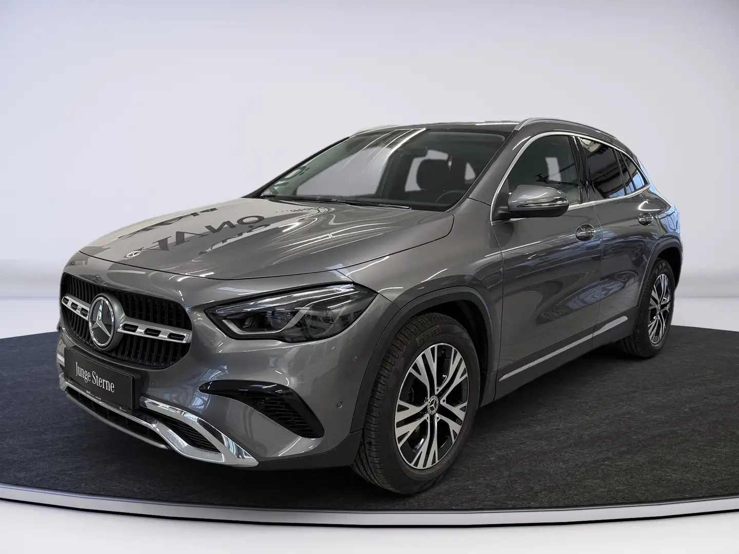 Mercedes-Benz GLA 180 d Österreich-Edition Navi Kamera AHK Sitzh. Grau - 2