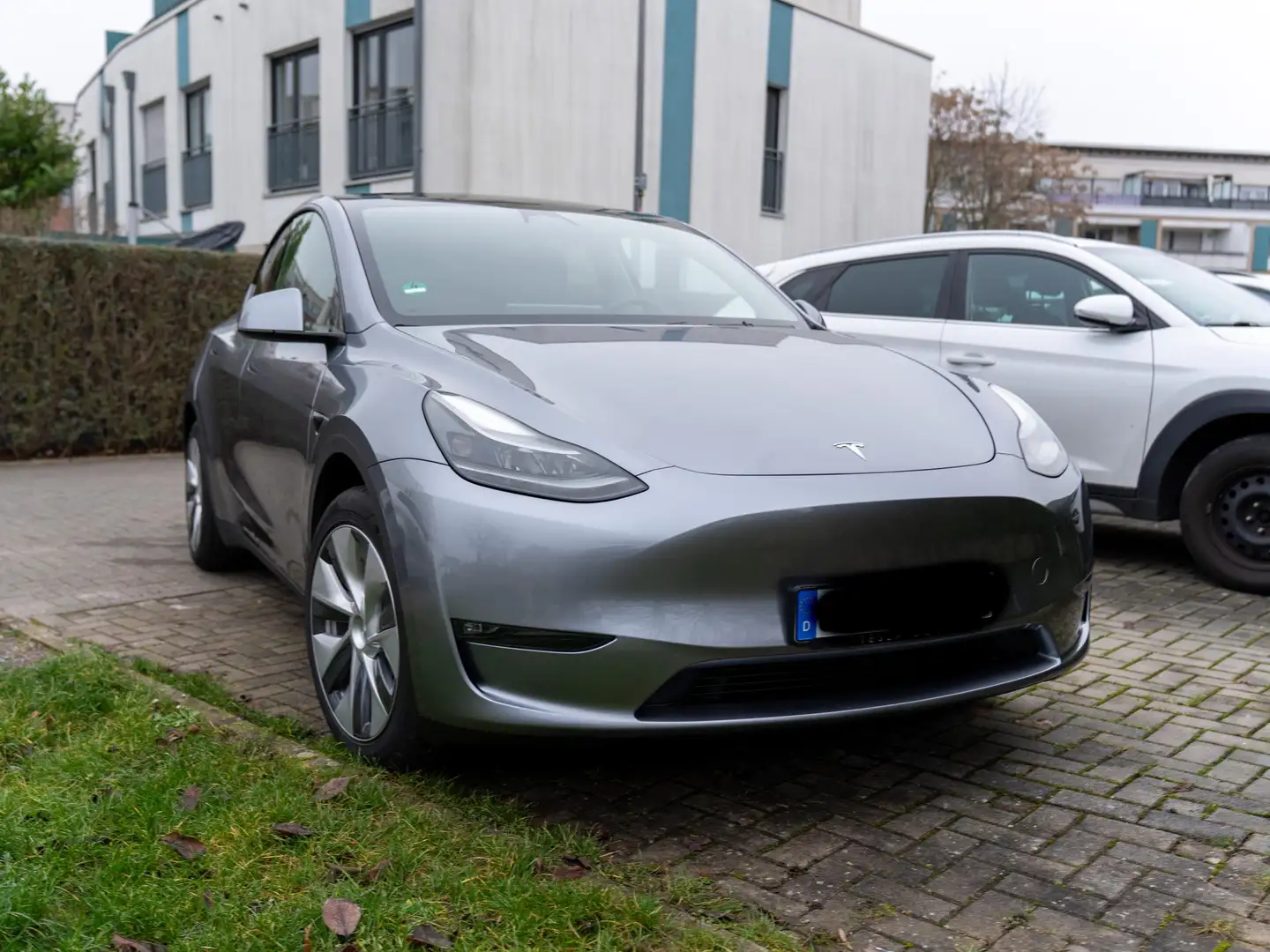 Tesla Model Y Model Y Long Range Dual Motor AWD Grau - 1