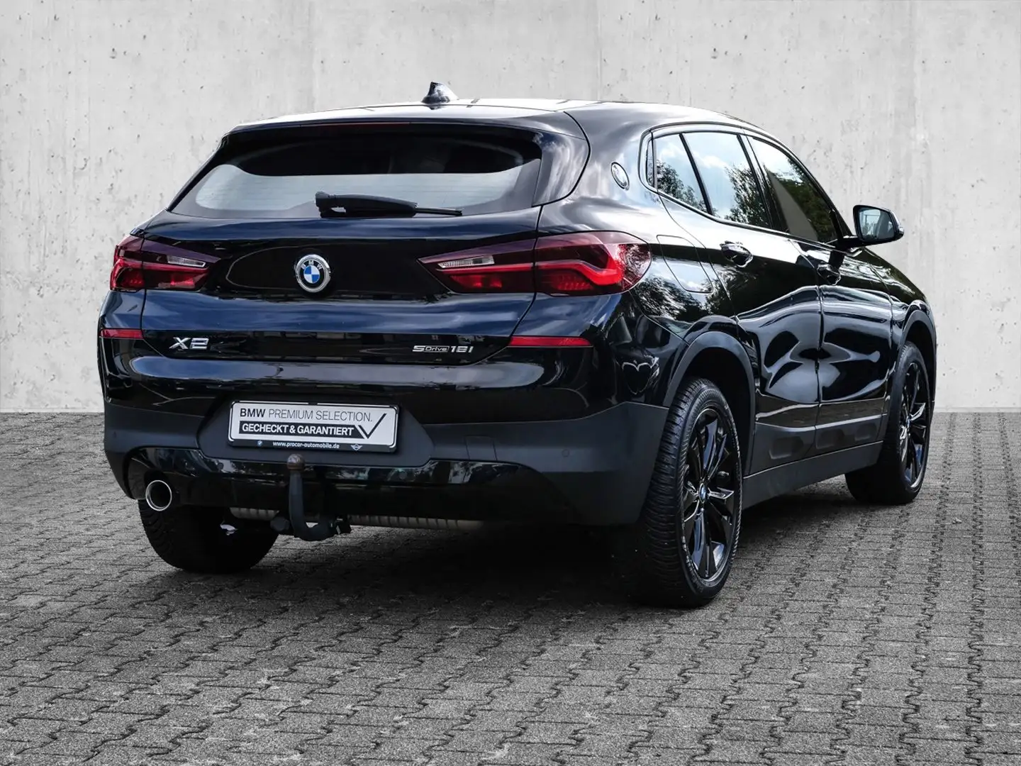 BMW X2 sDrive18i Advantage AHK+NAVI+LED+PDC+KLIMA+LM Schwarz - 2