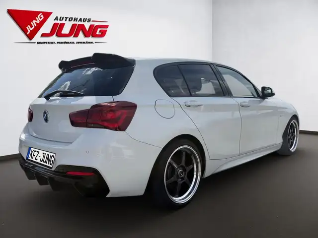BMW 1 Series view 8