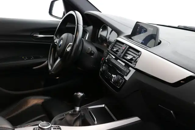 BMW 1 Series view 14