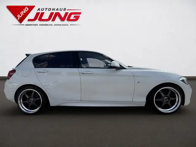 BMW 1 Series view 9