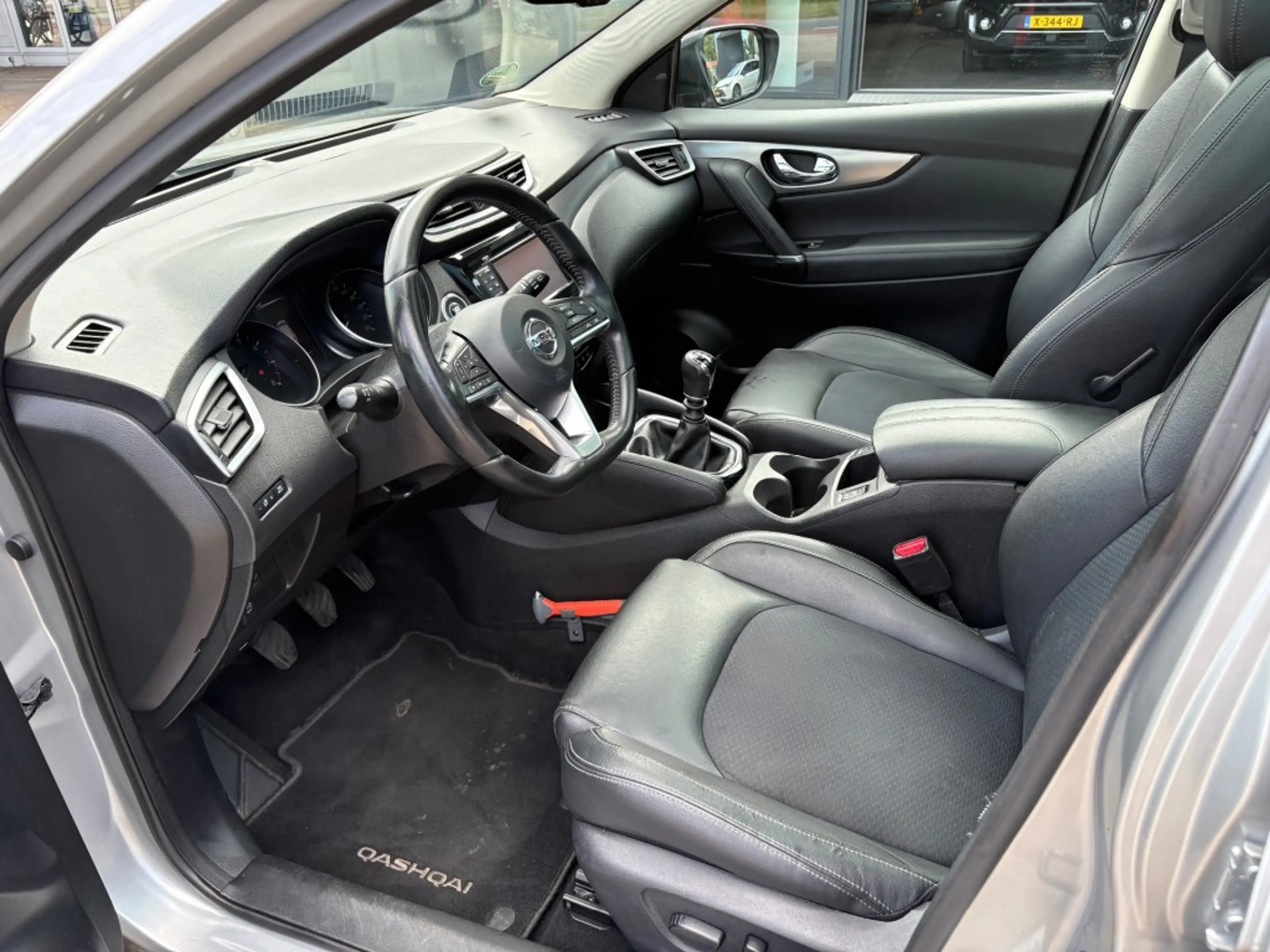 Nissan Qashqai 1.2 Business Edition '' Leer - Pano - Clima - 360 — photo 14