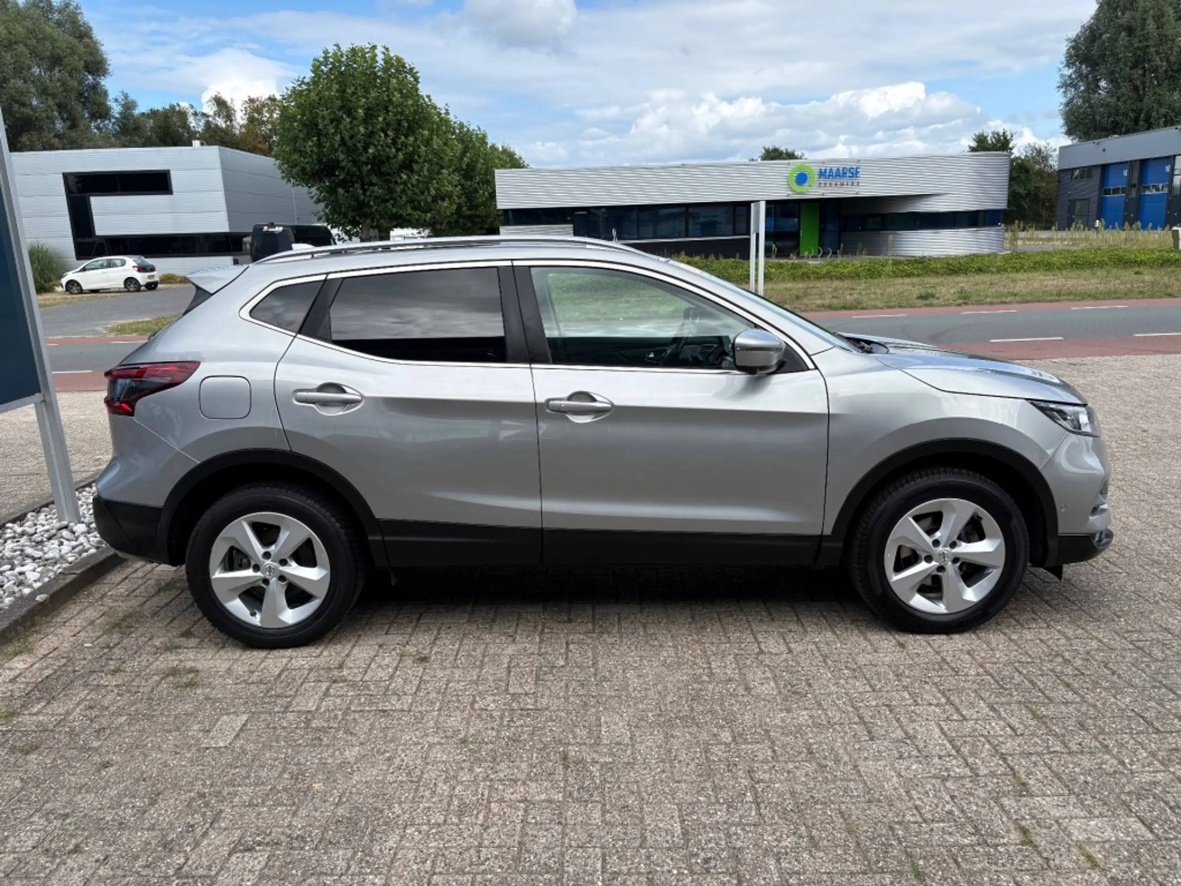 Nissan Qashqai 1.2 Business Edition '' Leer - Pano - Clima - 360 — photo 4