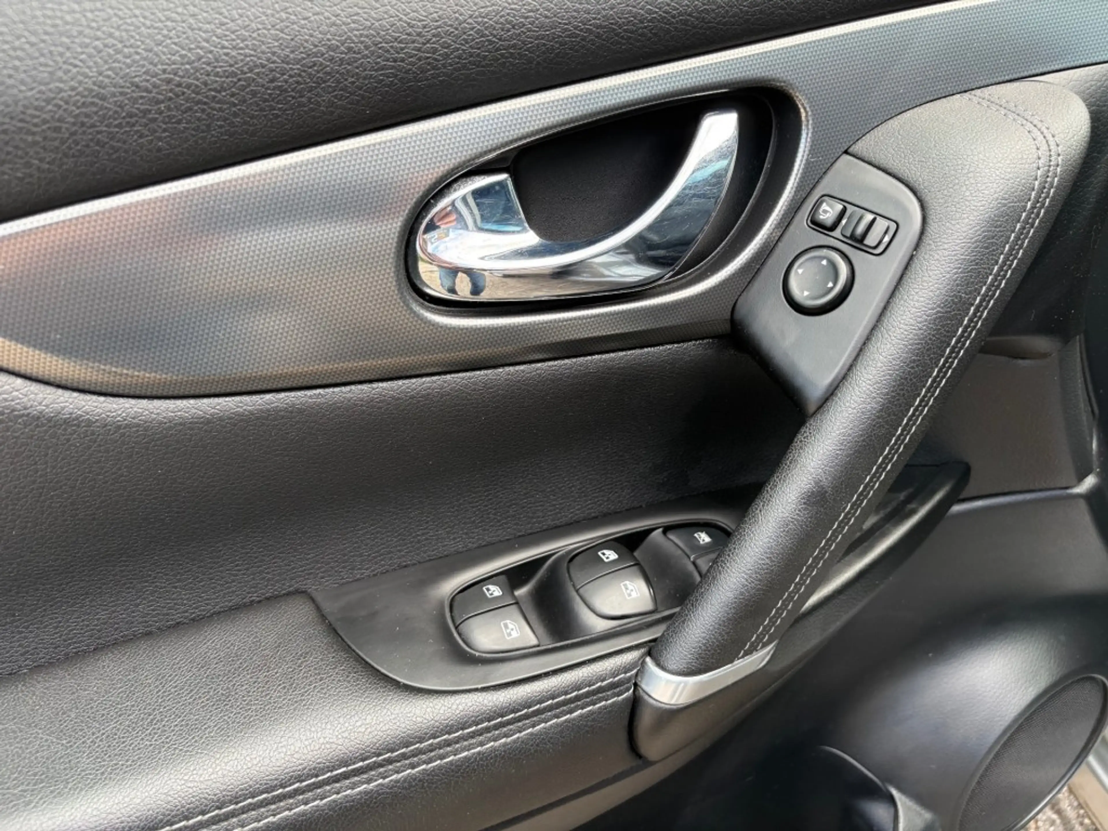 Nissan Qashqai 1.2 Business Edition '' Leer - Pano - Clima - 360 — photo 15