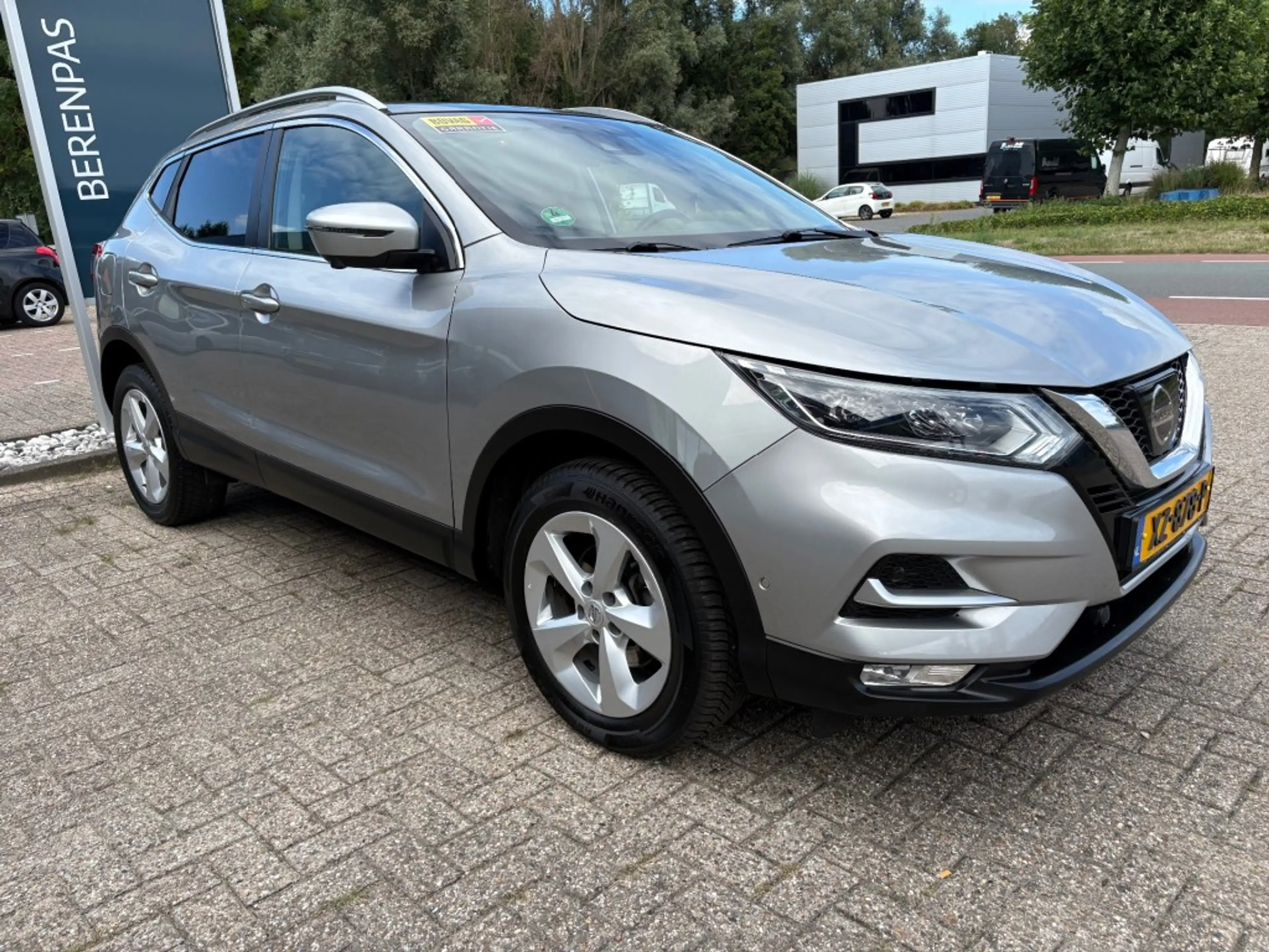 Nissan Qashqai 1.2 Business Edition '' Leer - Pano - Clima - 360 — photo 3