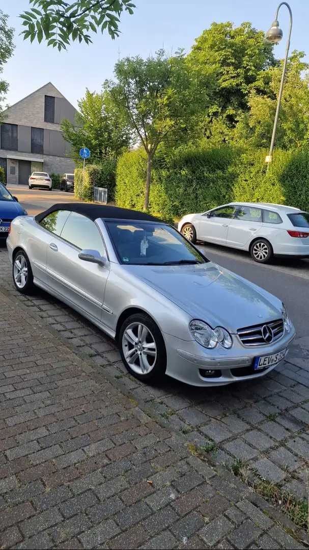 Mercedes-Benz CLK 200 Kompressor Cabrio (BM 209) Silber - 2