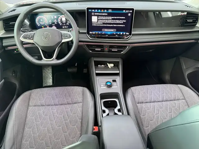 Volkswagen Tayron view 8