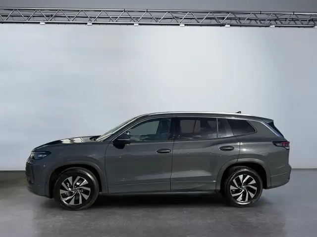 Volkswagen Tayron view 3