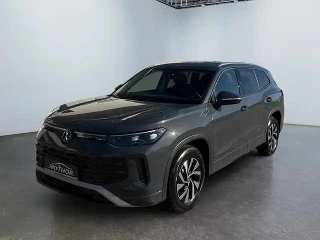 Volkswagen Tayron view 2