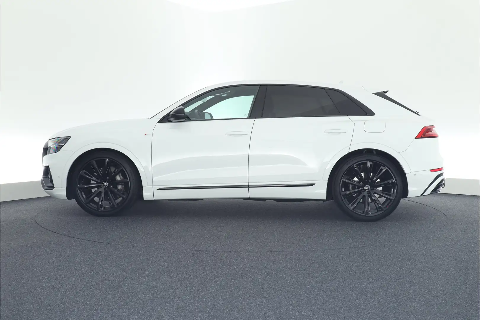 Audi Q8 55 TFSI e 381pk quattro 2x S-Line Black Edition Tr White - 2