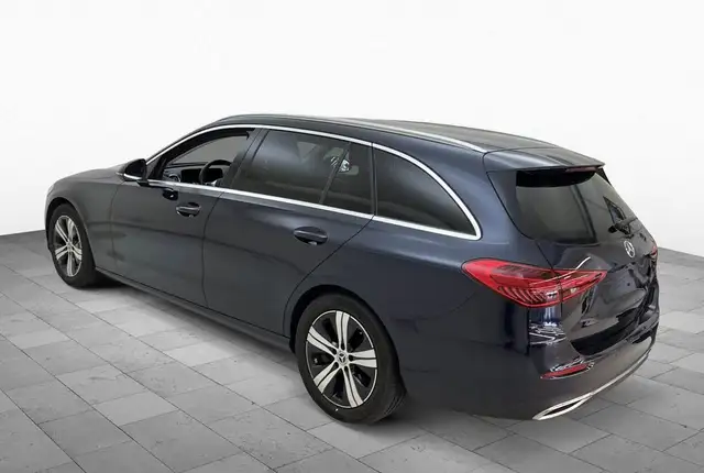 Mercedes-Benz C-Class view 5