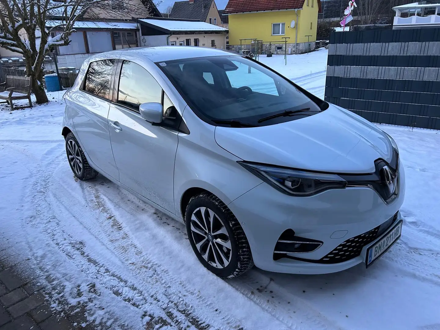 Renault ZOE Zoe Intens R135 Z.E.50 (52kWh) Intens Bose Sound Edition Weiß - 1