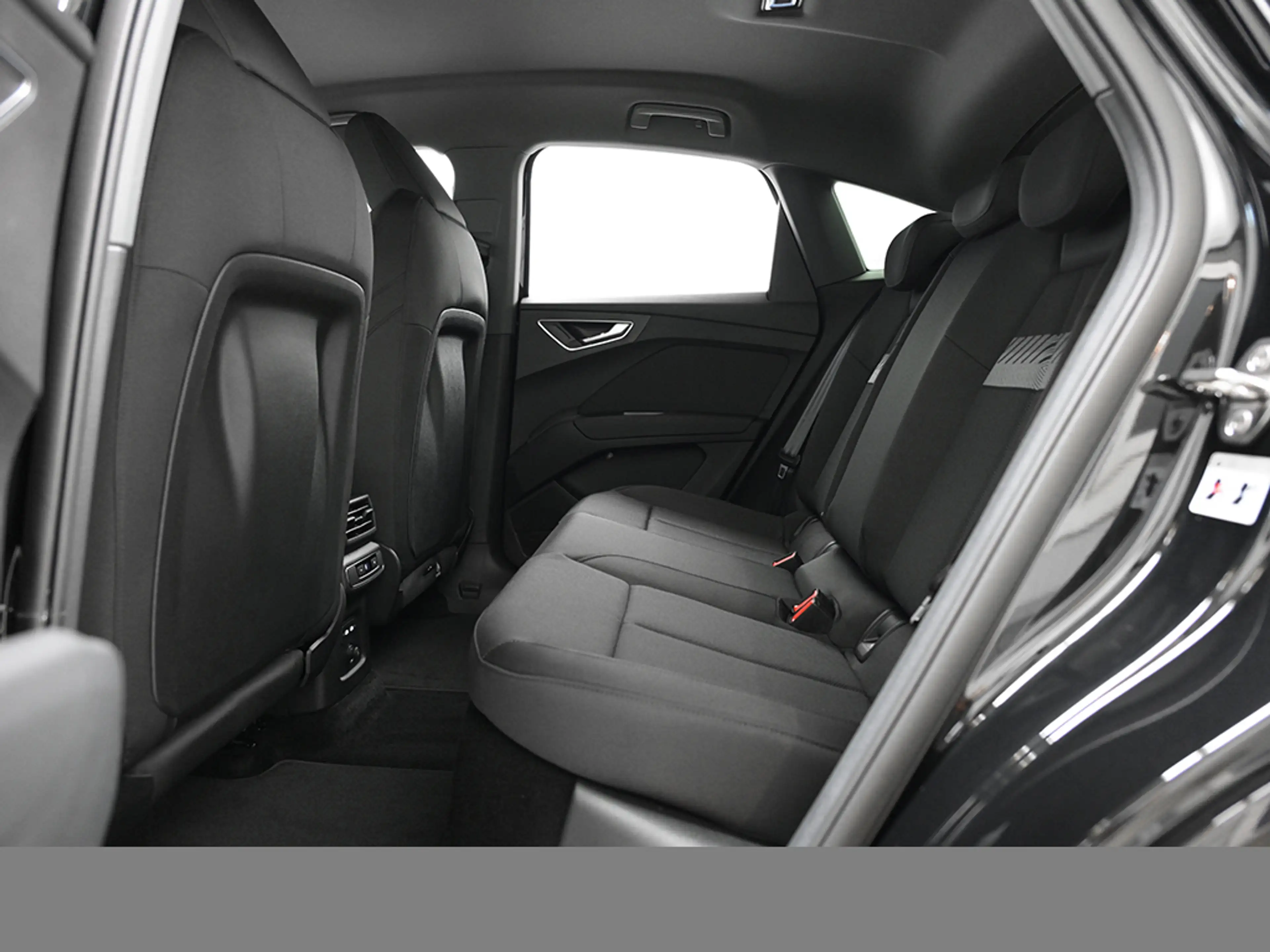 Audi Q4 e-tron Sportback 40 advanced WÄRMEPUMPE LM19 — photo 13