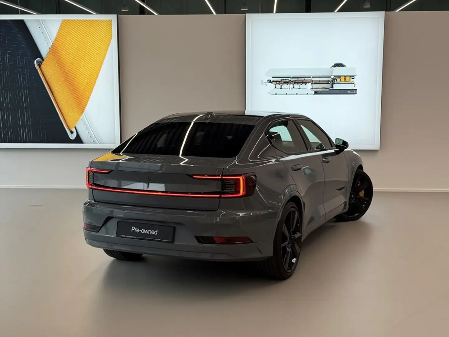 Polestar 2 BST 70 Šedá - 2