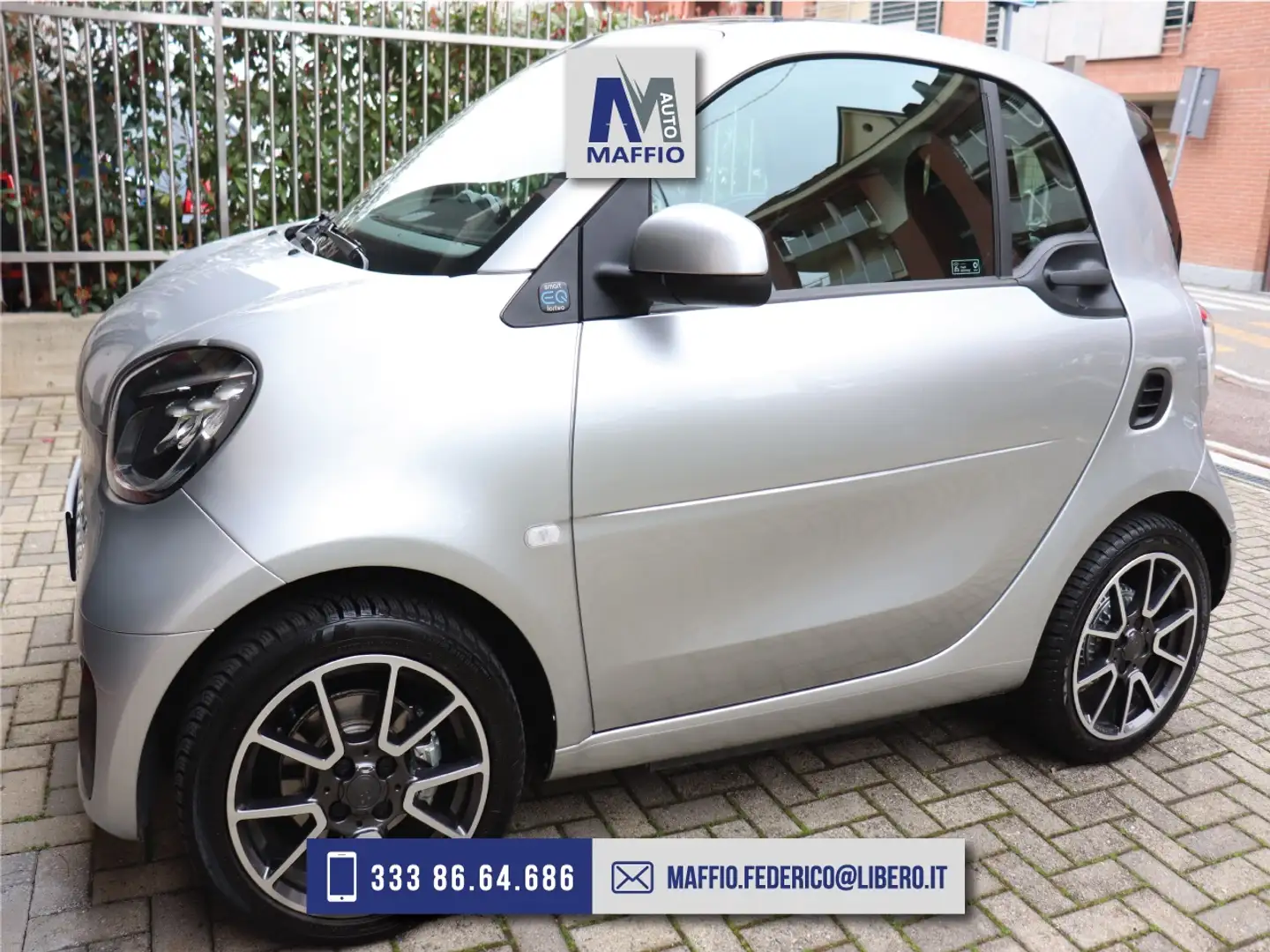 smart forTwo EQ PRIME 22kW+RETROCAMERA+APPLECARPLAY+TETTO PANOR Grau - 1