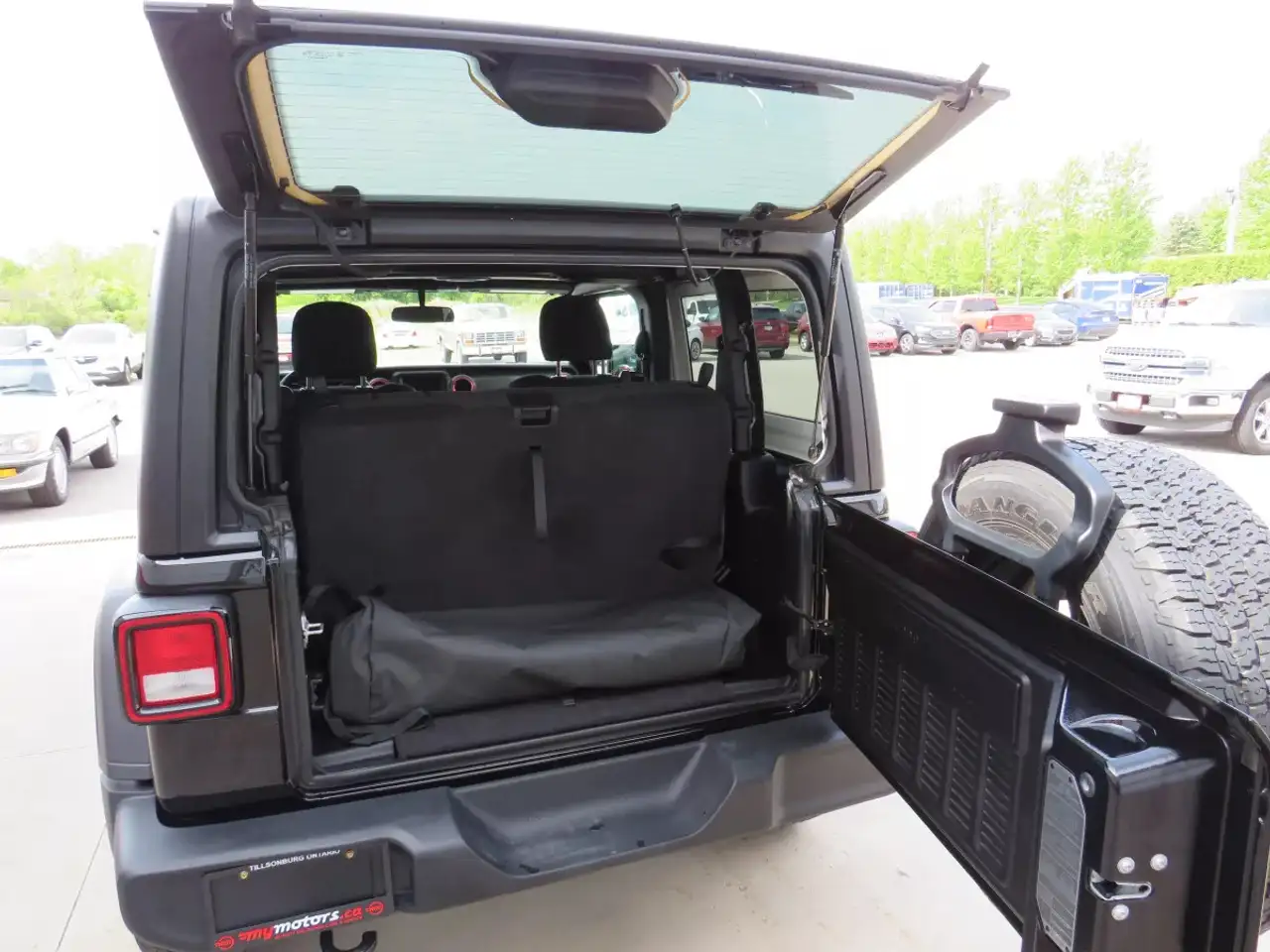 Jeep Wrangler снимка Jeep Wrangler