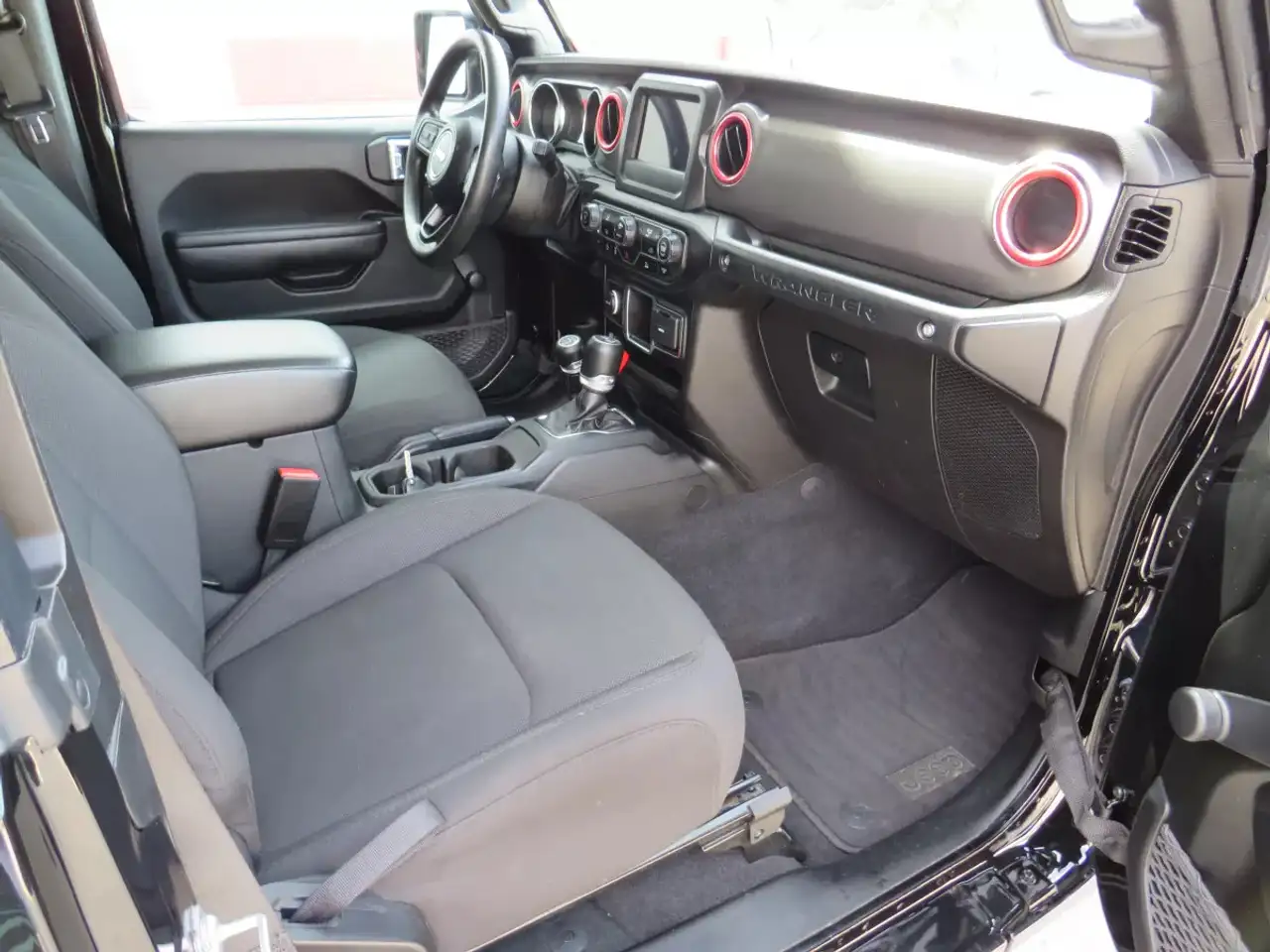 Jeep Wrangler снимка Jeep Wrangler