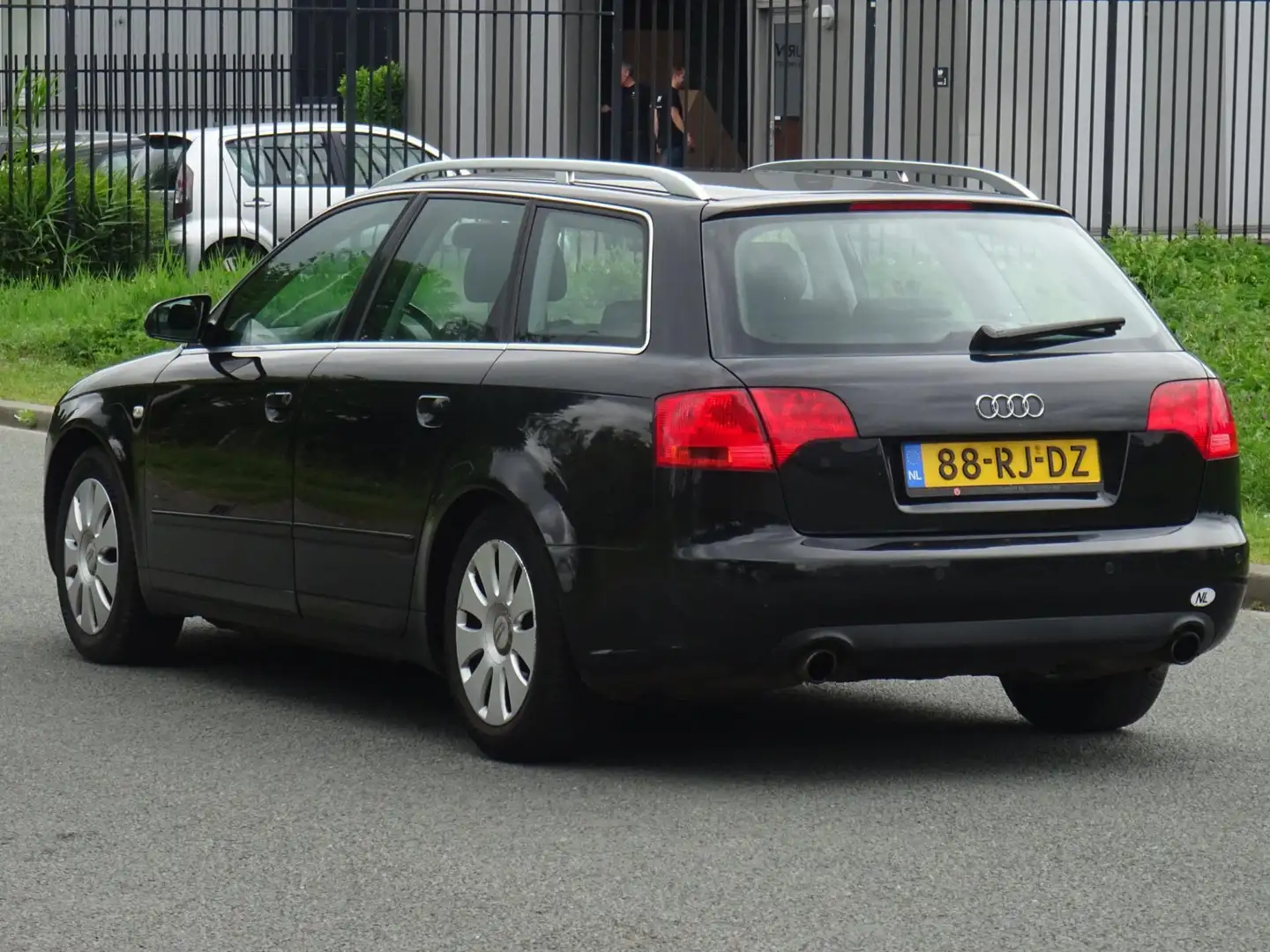 Audi A4 Avant 2.0 TFSI Pro Line NAP/LEER/CLIMA/PDC/CRUISE Zwart - 2