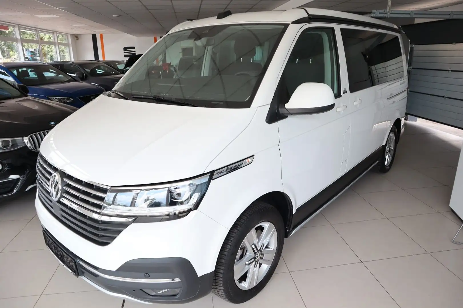 Volkswagen T6 California T6.1 CALIFORNIA BEACH/MarkiseE/AHZV/LED/NAVI Bílá - 1