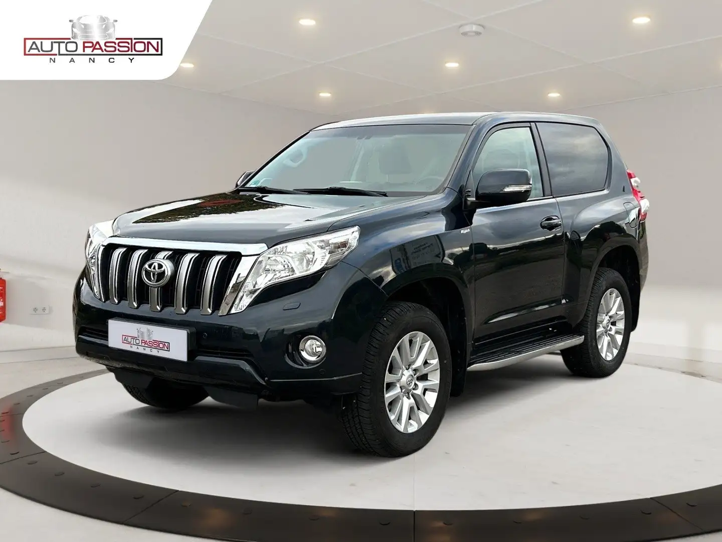Toyota Land Cruiser Land Cruiser Court 190cv D-4D Executive BVA Blau - 1