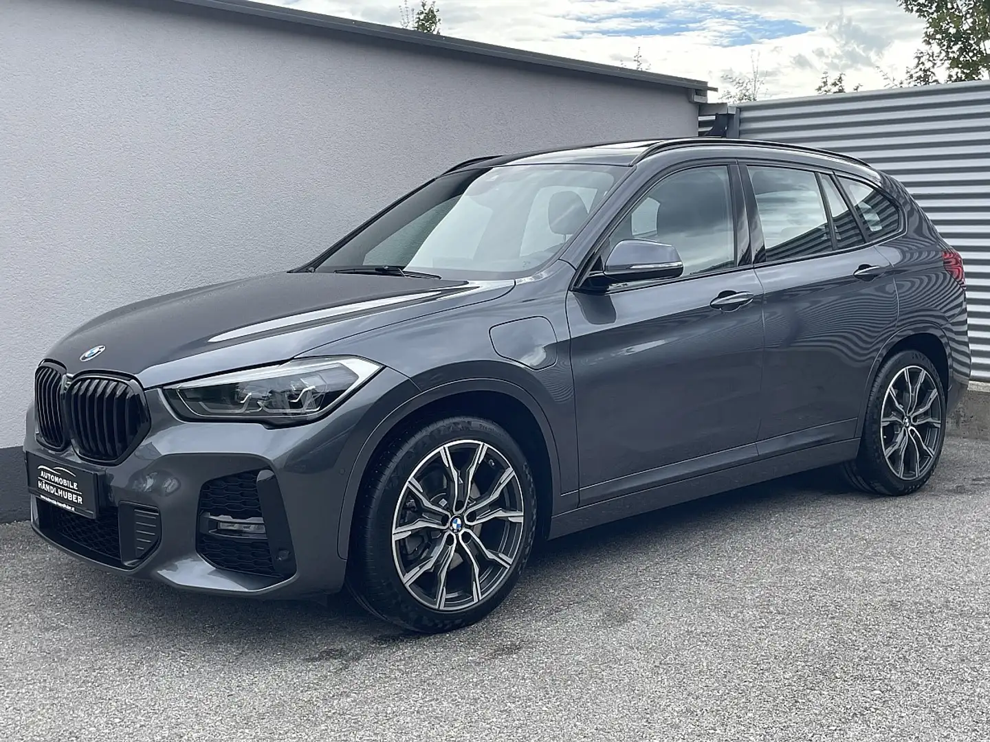 BMW X1 xDrive25e PHEV Aut. MSPORTPAKET/HEADUP/HIFI/PAN... Grau - 1