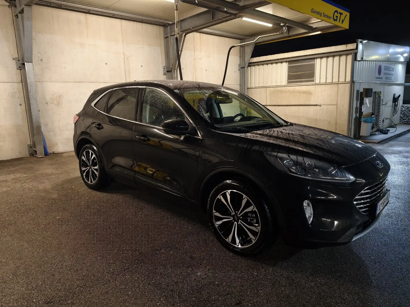 Ford Kuga 2,5 Duratec FHEV ST-Line X Aut. Schwarz - 1