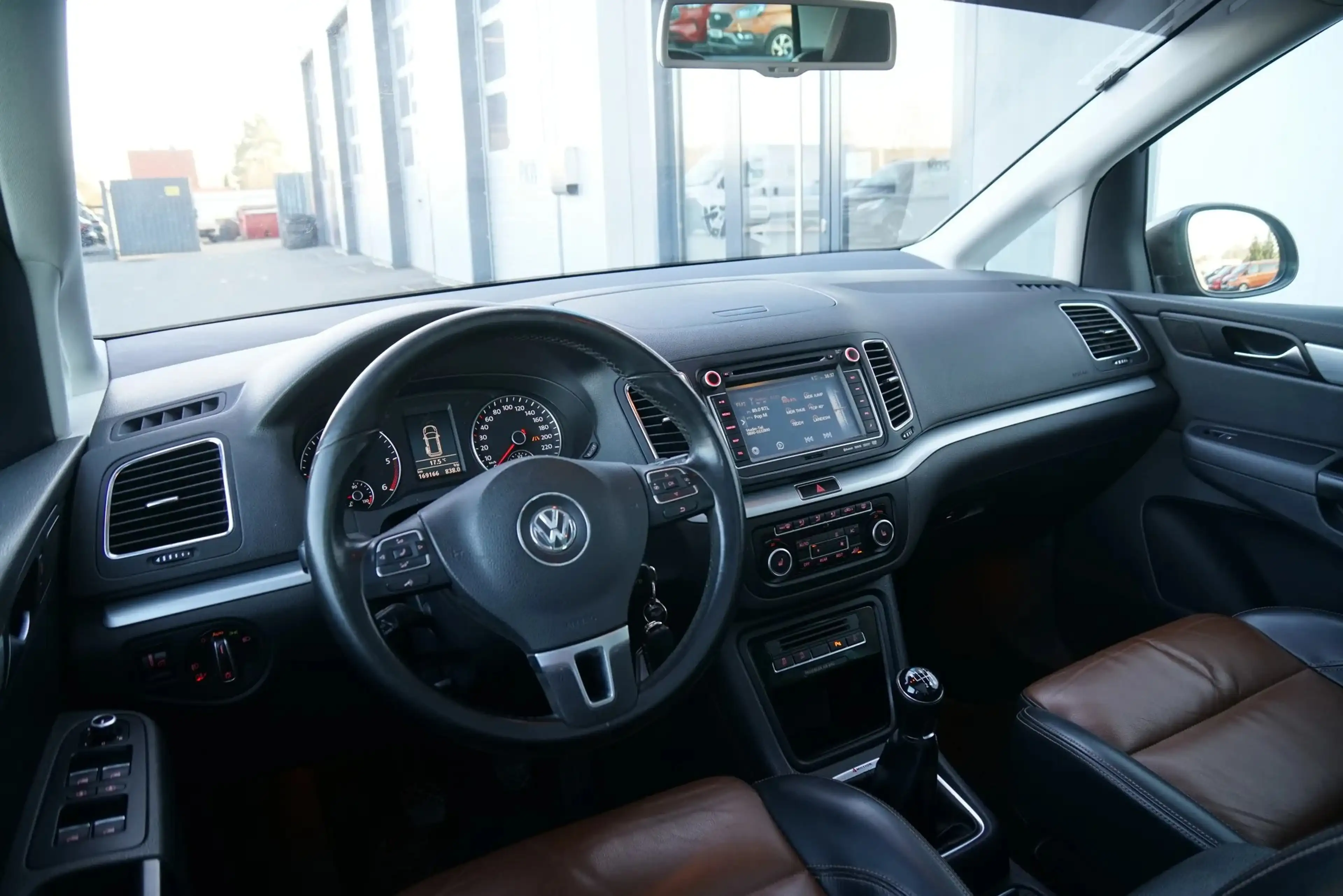 Volkswagen Sharan Sharan 2.0TDI Highline 4Motion *AHK*Standh*Pano* — photo 7
