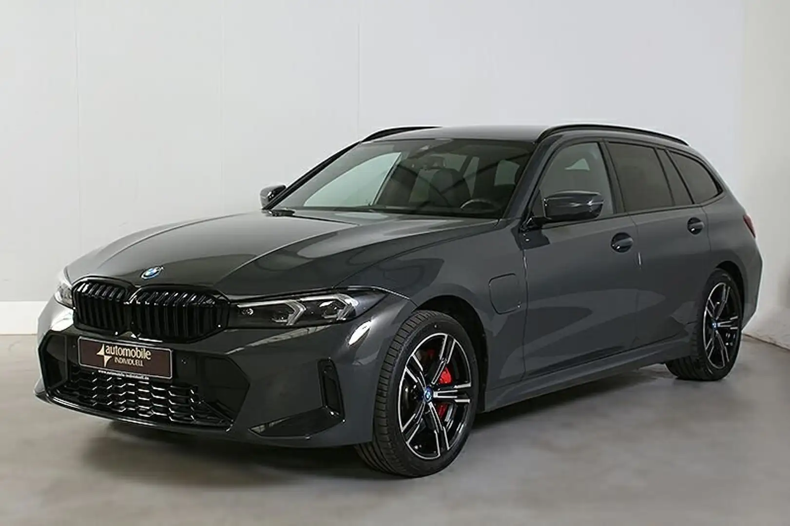 BMW 330 e AT M Sport PRO AHK ACC Panorama Park+ H&K Grau - 2