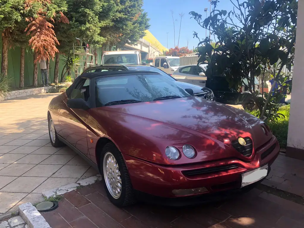 Alfa Romeo Spider 1995 из Европы — купить под ключ