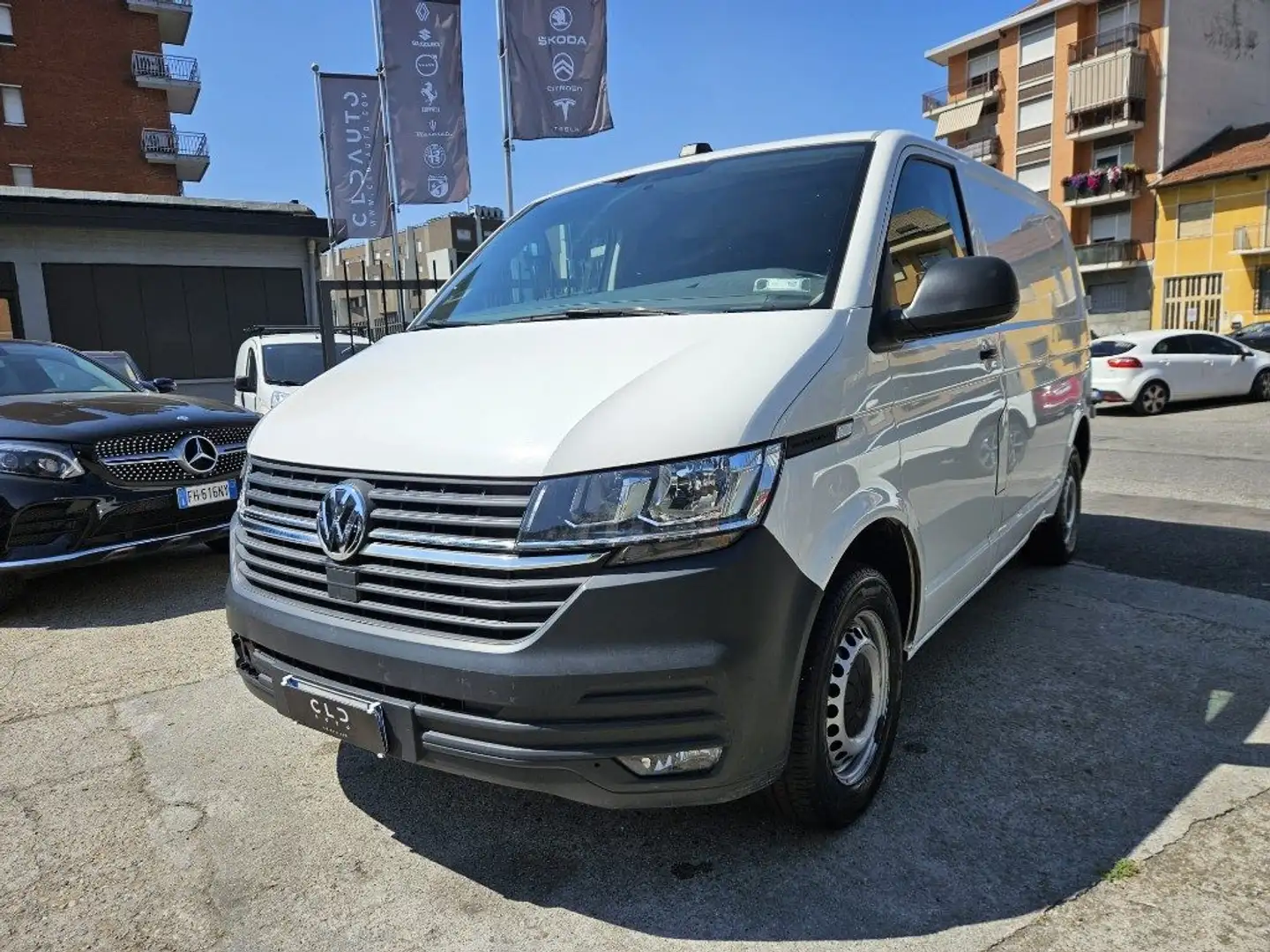 Volkswagen Transporter 2.0 TDI 110CV Furgone Bianco - 2