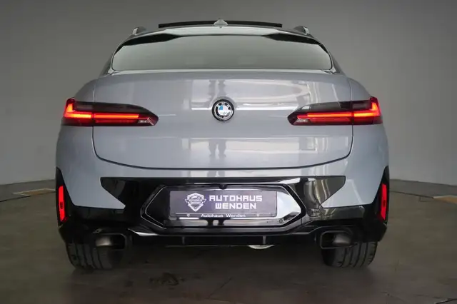 BMW X4 view 6
