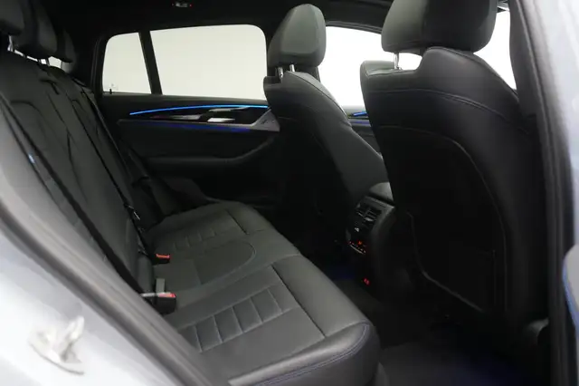 BMW X4 view 9