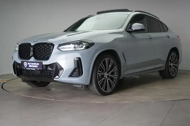 BMW X4 view 3