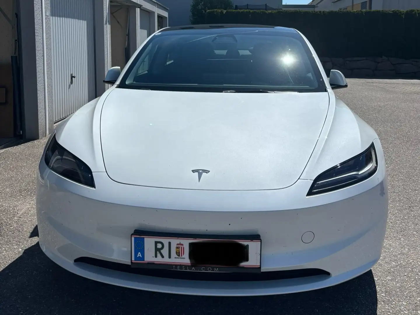 Tesla Model 3 Model 3 Highland Standard Range RWD Weiß - 1