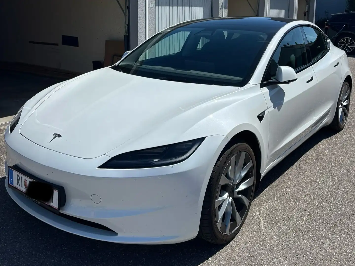 Tesla Model 3 Model 3 Highland Standard Range RWD Weiß - 2
