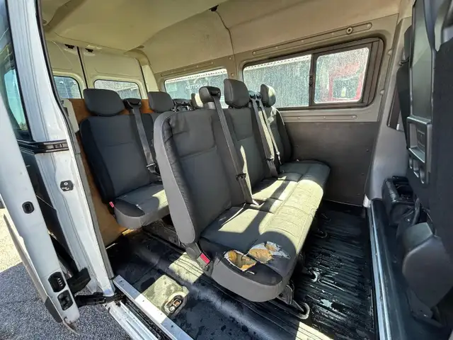 Renault Master view 11