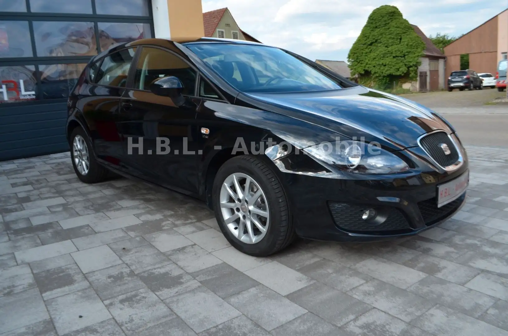 SEAT Leon Style Ecomotive/1Hd/PDC/Klima/Tempo/16"Alu Zwart - 1
