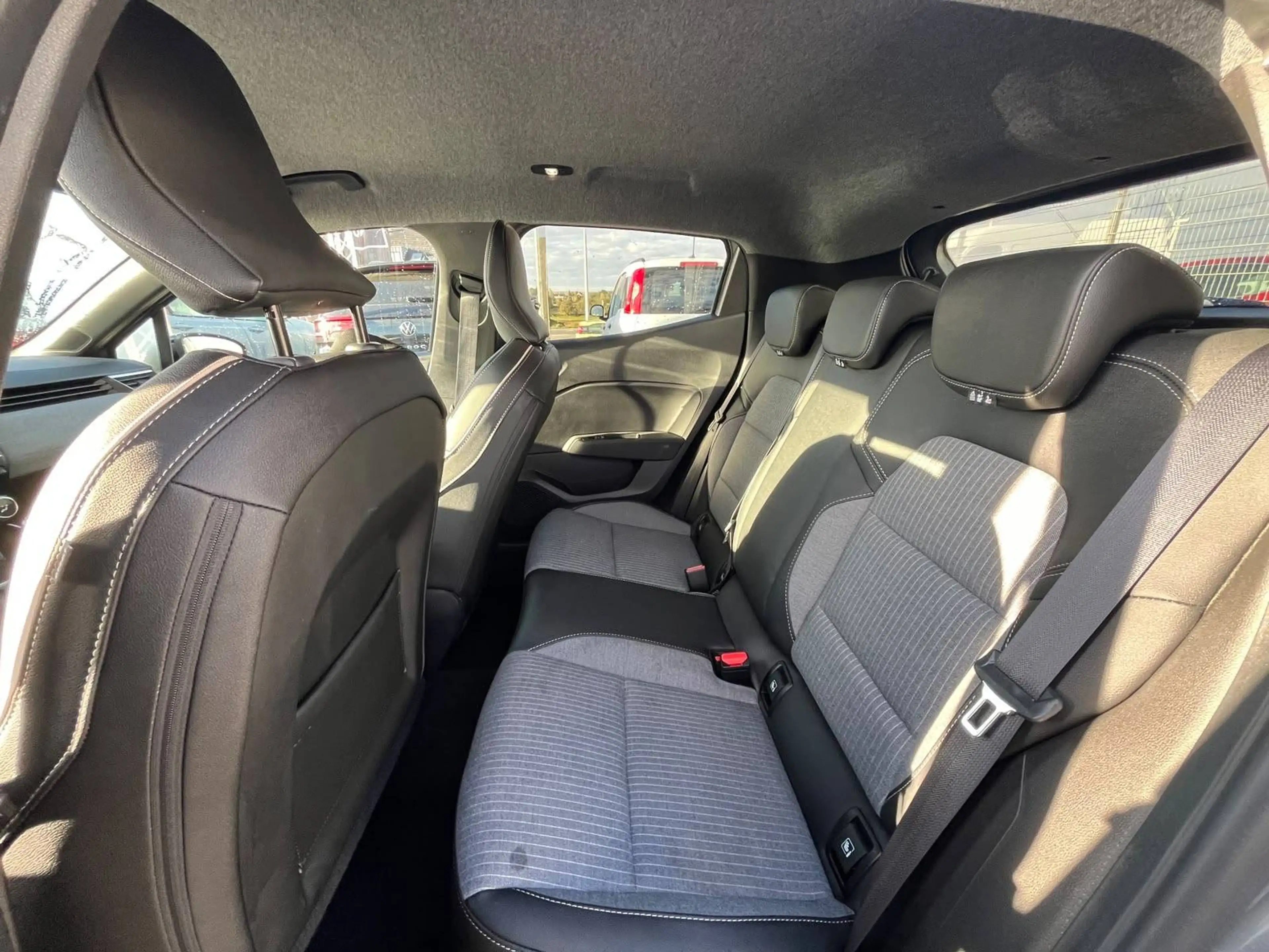 Renault Clio Clio 1.0 TCe Techno — photo 6