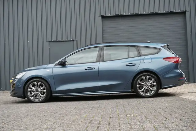 Ford Focus view 5
