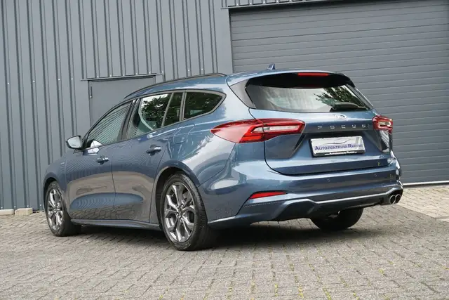 Ford Focus view 6