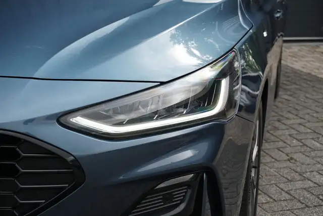 Ford Focus view 11