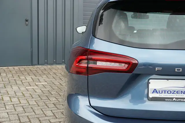 Ford Focus view 13