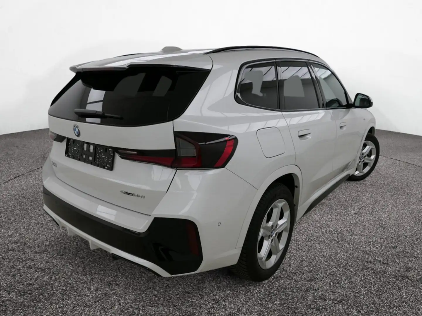 BMW X1 sDrive 20i M Sport PANO+HUD+360°KAM+ACC Weiß - 2