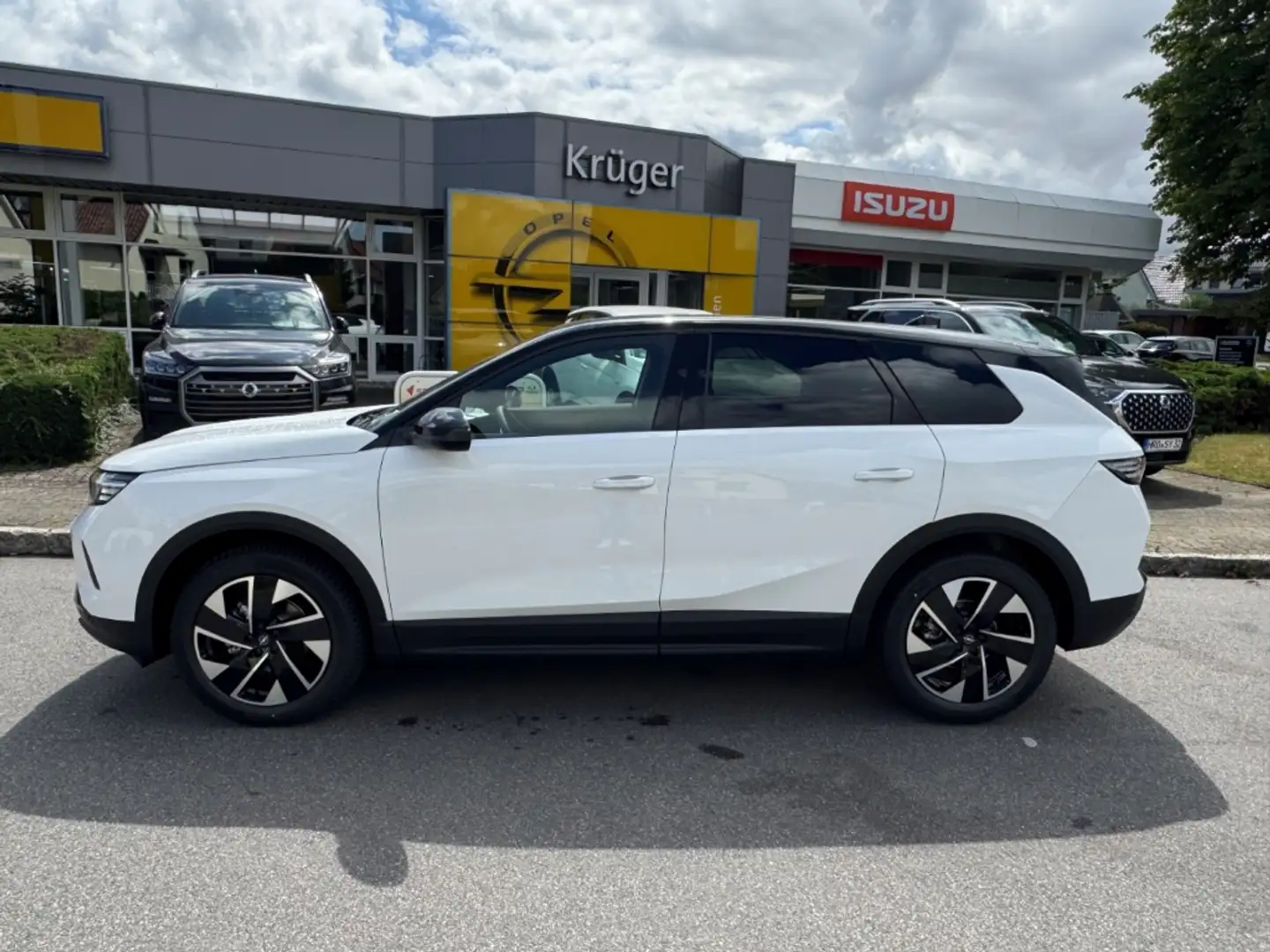 Opel Grandland 1.2 GS Mild-Hybrid mit SHZ+LHZ+Kamera Weiß - 2