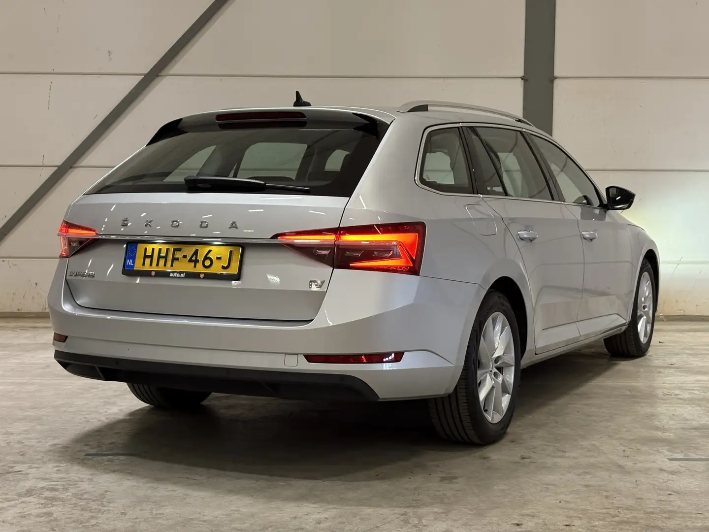 Skoda Superb Combi 1.4 TSI iV Business Edition Plus | Cruise Co Grijs - 2