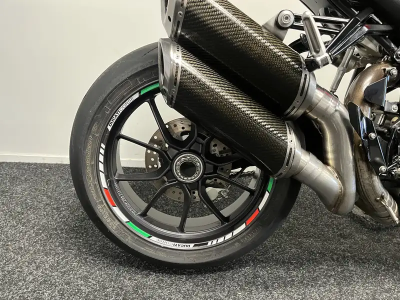Ducati Streetfighter - foto 8