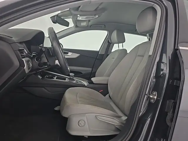 Audi A4 Avant view 9
