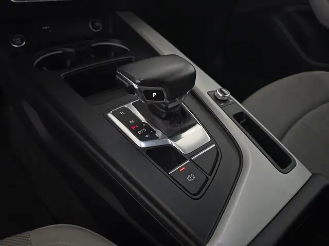 Audi A4 Avant view 12