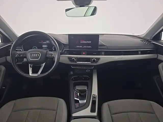 Audi A4 Avant view 11